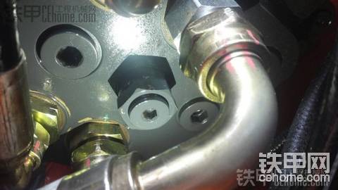 斗山新機(jī)100小時(shí)就漏油，有天理嗎！
