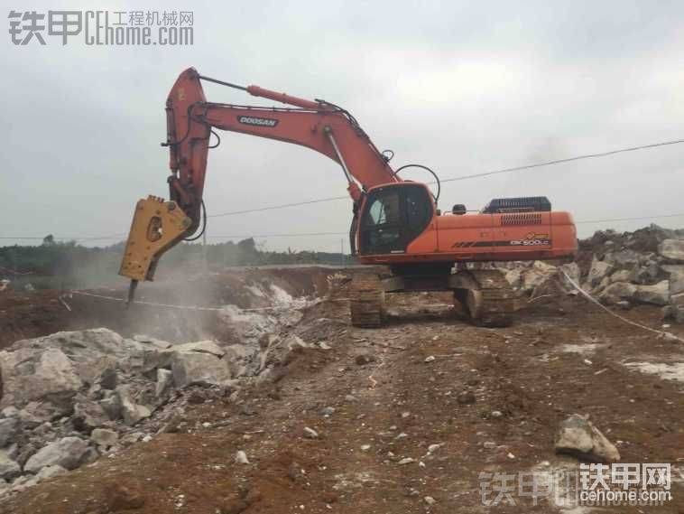 破碎巖石打水溝