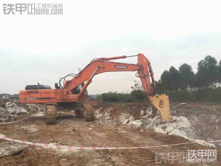 破碎岩石打水沟
