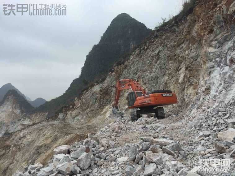 开山破碎修路