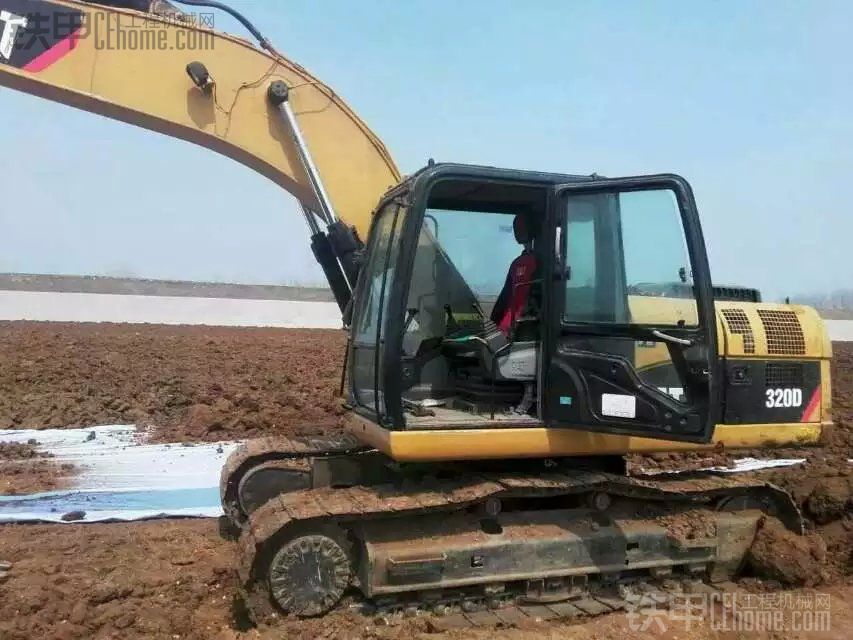 卡特彼勒 CAT320D 二手挖掘機(jī)價(jià)格 48萬 6500小時(shí)