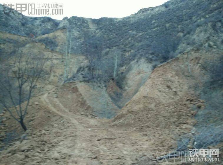 这是刚上山的路&nbsp; 都是红焦土 硬啊 冻啊
