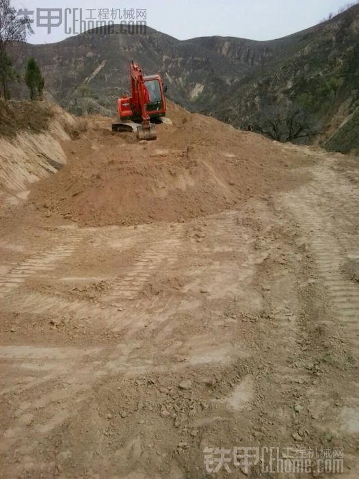 還是山上挖場地