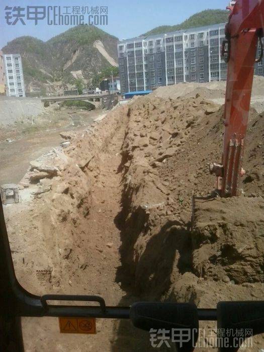 小挖 挖自来水沟连挖带埋五千块