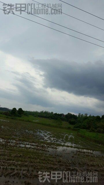 烏云密布，大雨的前奏吧