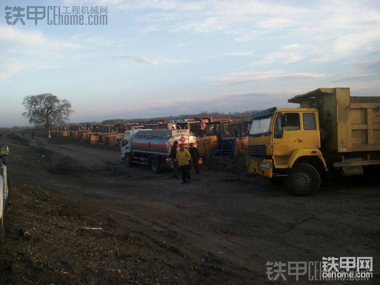 下班就走，工地給車加油！司機(jī)不用管！