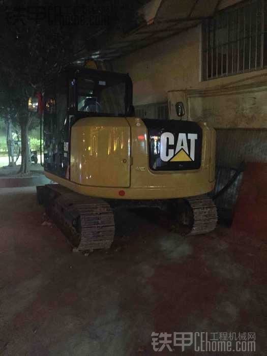 学校门口的那台CAT307E