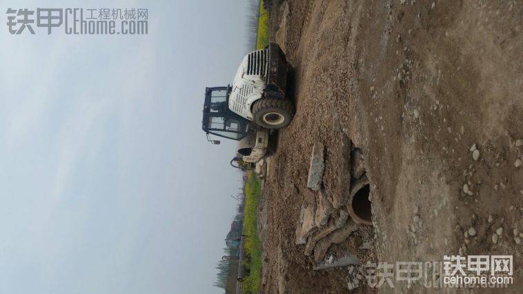 中聯(lián)全液壓，康明斯發(fā)動機(jī)，美國派克液壓系統(tǒng)
