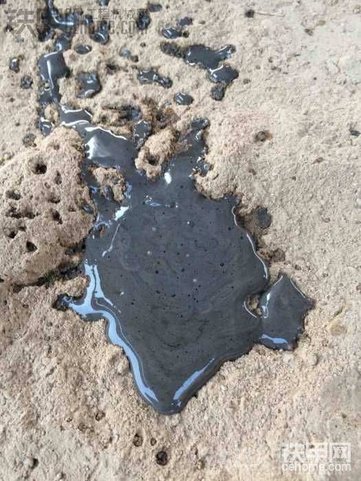 氣瓶里放出來的全是這種油膩 有點黑色機油咋回事