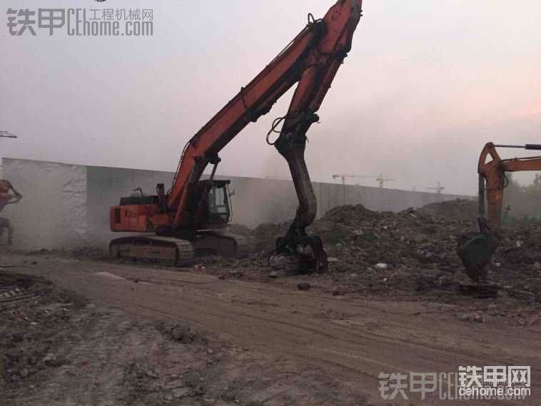 合伙車，剛?cè)胧帧Ｇ蠡? onerror=