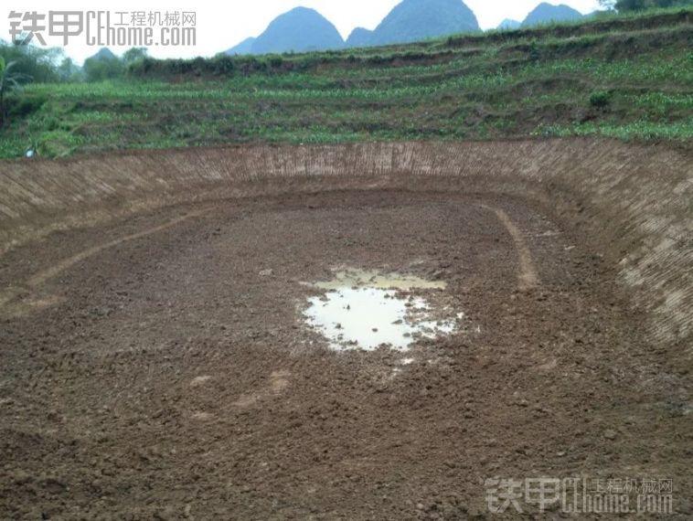第一次挖鱼塘.