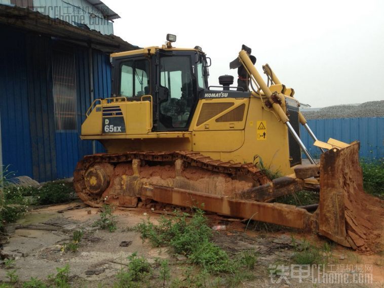 出售一台小松d65推土机 履带式16型机和小松PC360挖掘机，欢迎来电13727246424邓生咨询