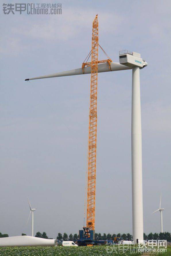 风车叶片长58米，重量约20吨。