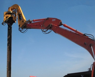 挖掘机改装加长臂、岩石臂、打桩臂、拆楼臂厂家低价供应