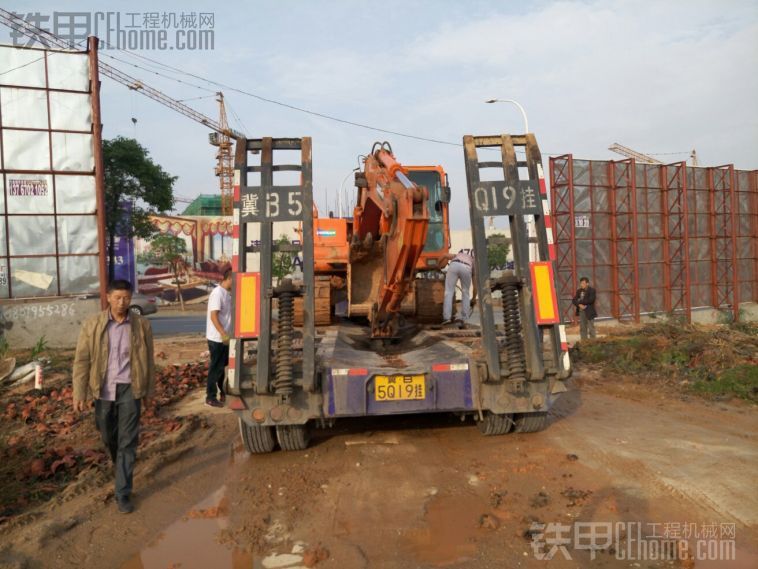 小三娶回家了，另求个150挖机破碎锤