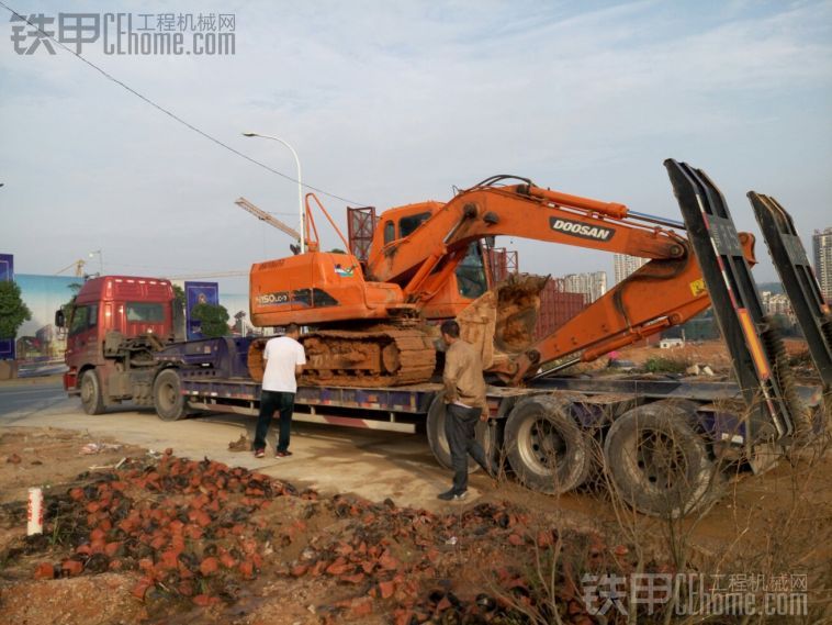 小三娶回家了，另求個150挖機(jī)破碎錘