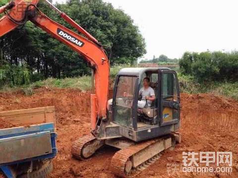 浙江金华急招小挖机驾驶员