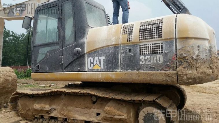 卡特彼勒 CAT320D 二手挖掘機(jī)價(jià)格 49萬 7000小時(shí)