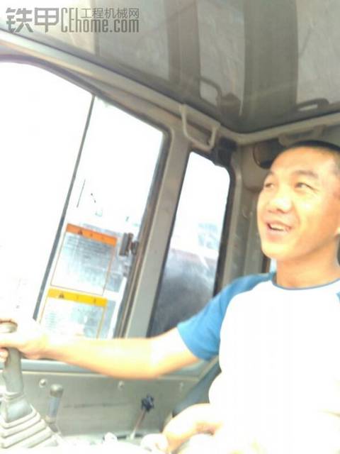 最帅长江哥露一小脸～有认识的没