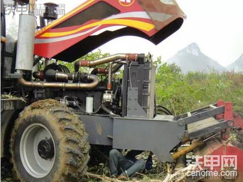 整耕機(jī)，露個(gè)面
