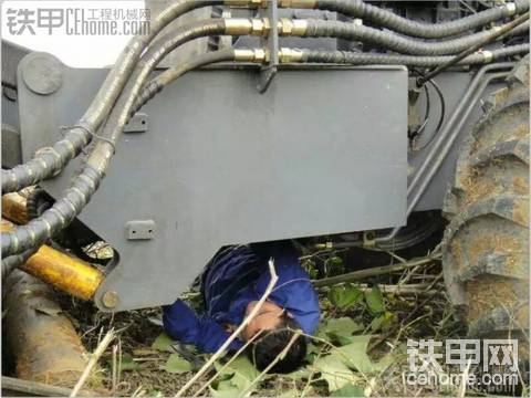 整耕機(jī)，露個(gè)面