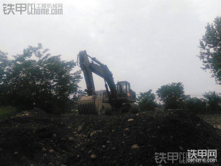 黑黢黢的，什么鬼？
