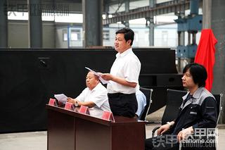 随便拍拍 合作办学 教孩子们做挖机浮箱吗 哈哈