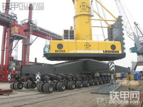 LIEBHERR&#160;LH**&#160;移动式码头高架吊