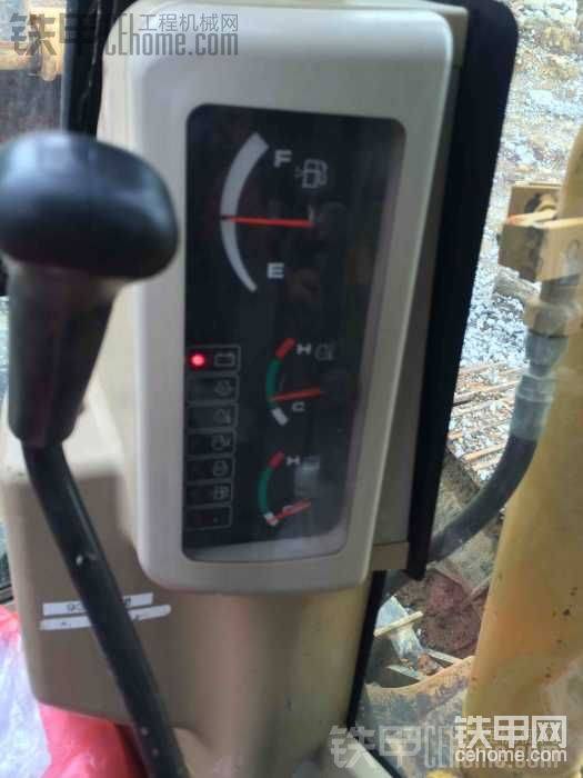 新?lián)Q的傳感器水，機子剛開就這么高。什么問題。