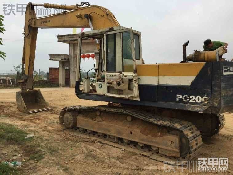 小松200-3翻新-5漆<img class="smiley" src="/img/smiley/default/titter.gif">，又年輕好幾歲了