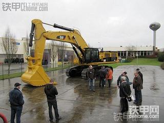 CAT  390D