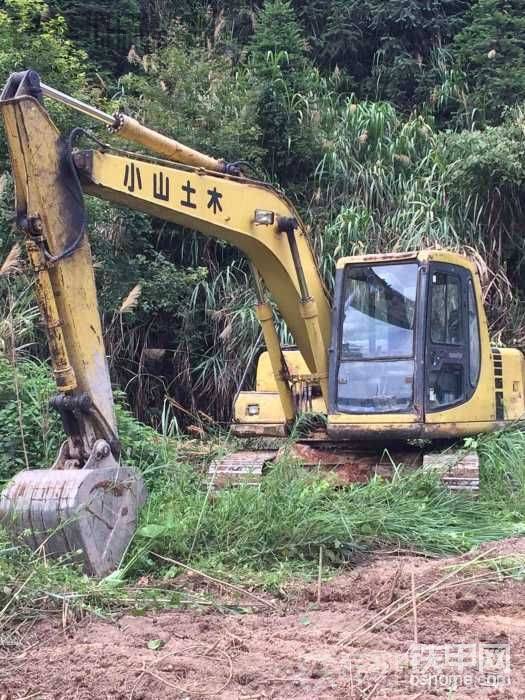 原車漆  有一個來月沒開了 自從開了臨工的 在開這臺感覺動作好慢 