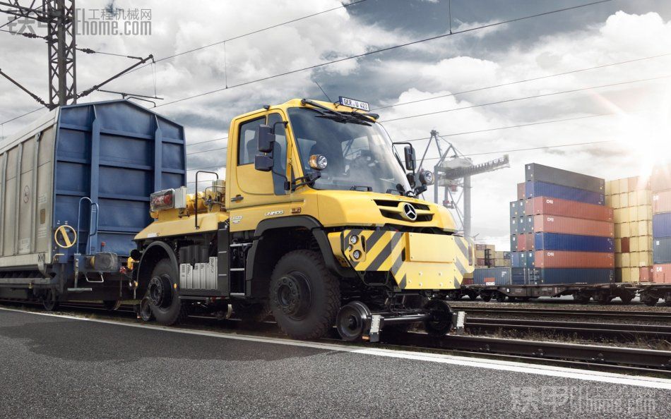 unimog u430 公路铁路两用牵引车图片