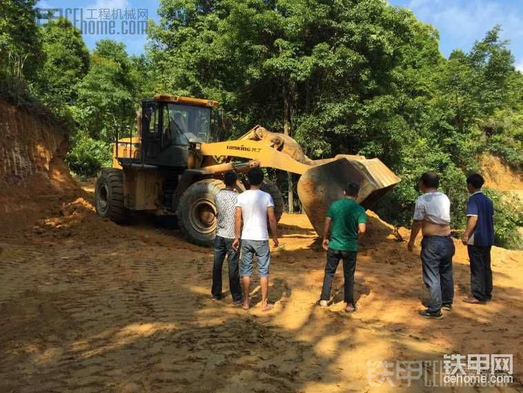 3.5方加大斗铲满土压了好几遍