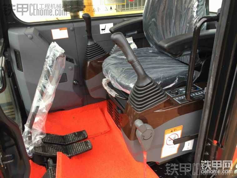 再靠近點<img class="smiley" src="/img/smiley/default/hug.gif">銷售幫我買的墊子不夠大自己以后再買塊大點的，不過還是謝謝銷售劉大哥！謝謝