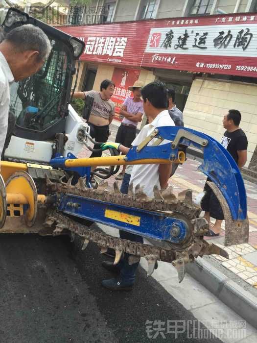 誰知道這東西新車多錢……