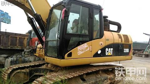 卡特彼勒 CAT320D 二手挖掘机价格 42万 10000小时