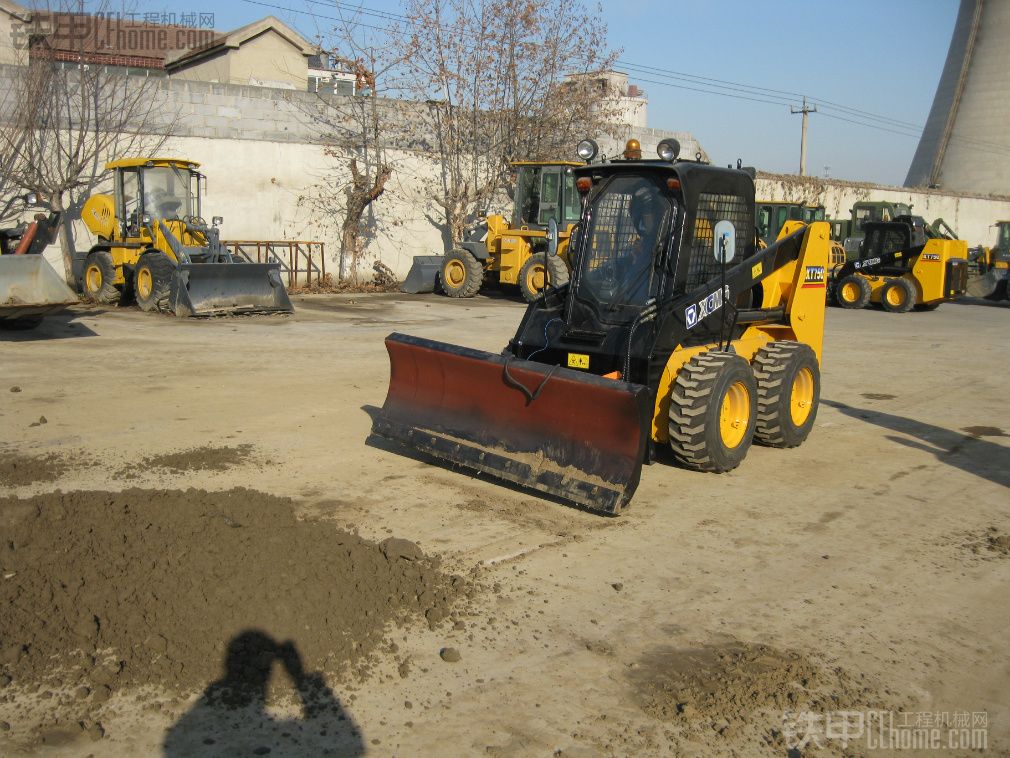 滑移装载机在建筑工程中的多功能应用