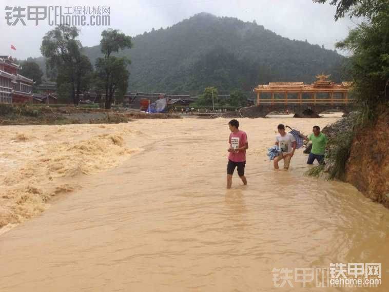 水有点小了，过来看看情况