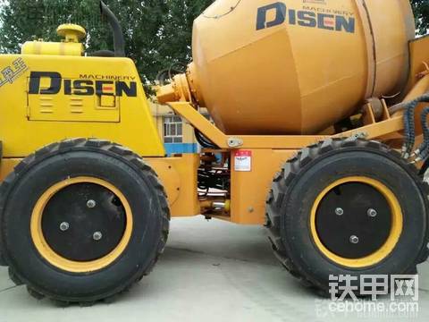 哈哈看看小罐車來