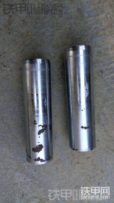 油缸有點生銹，不過打緊鏈條，油封到不了生銹的位置
