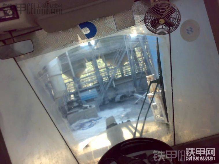 坐在驾驶室的视野<img class="smiley" src="/img/smiley/default/cry.gif"><img class="smiley" src="/img/smiley/default/cry.gif"><img class="smiley" src="/img/smiley/default/cry.gif"><img class="smiley" src="/img/smiley/default/cry.gif"><img class="smiley" src="/img/smiley/default/cry.gif">
