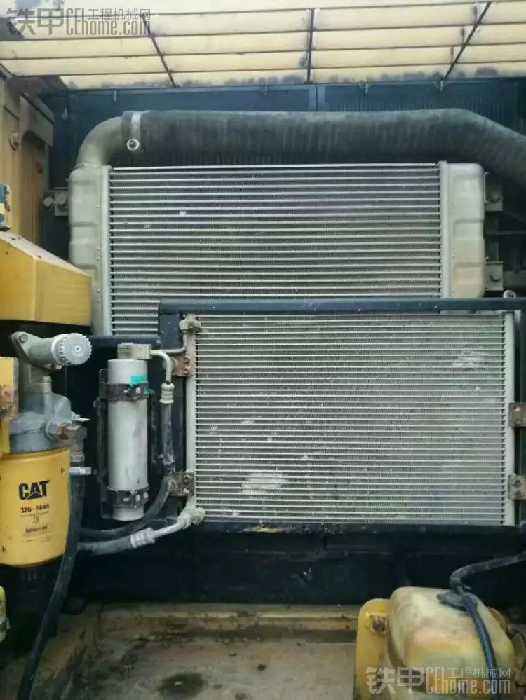 卡特彼勒 CAT320D 二手挖掘機(jī)價(jià)格 43萬(wàn) 6000小時(shí)