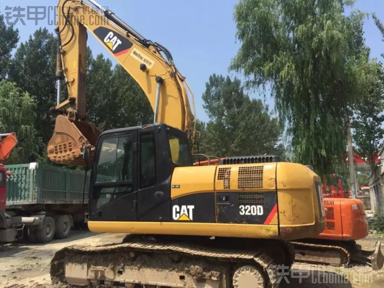 卡特彼勒 CAT320D 二手挖掘机价格 48万 6500小时