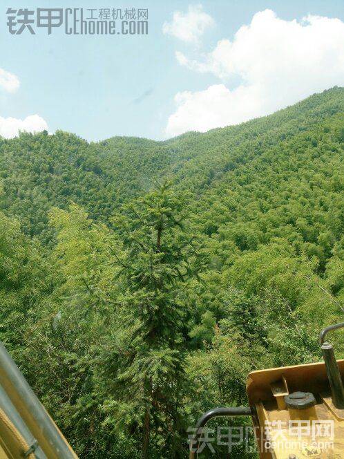 開山路夠苦逼的，中午自己帶飯去吃。
