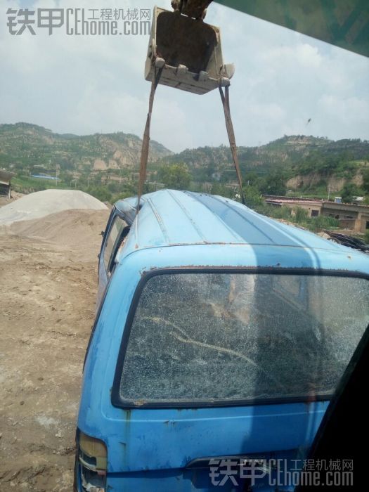 比金杯還大的面包車 我剛能拖動！唉