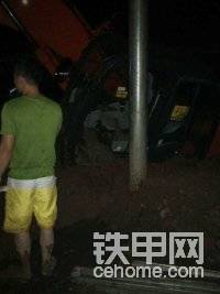 第二個(gè)師傅把機(jī)開陷了！
