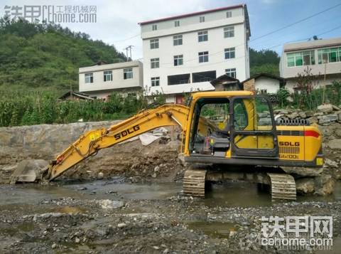 求購(gòu)二手專(zhuān)業(yè)拖車(chē)！