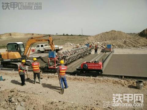 道路施工設(shè)備