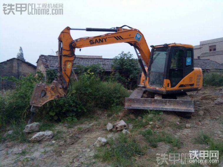 安全拆完，來(lái)張挖機(jī)靚照
